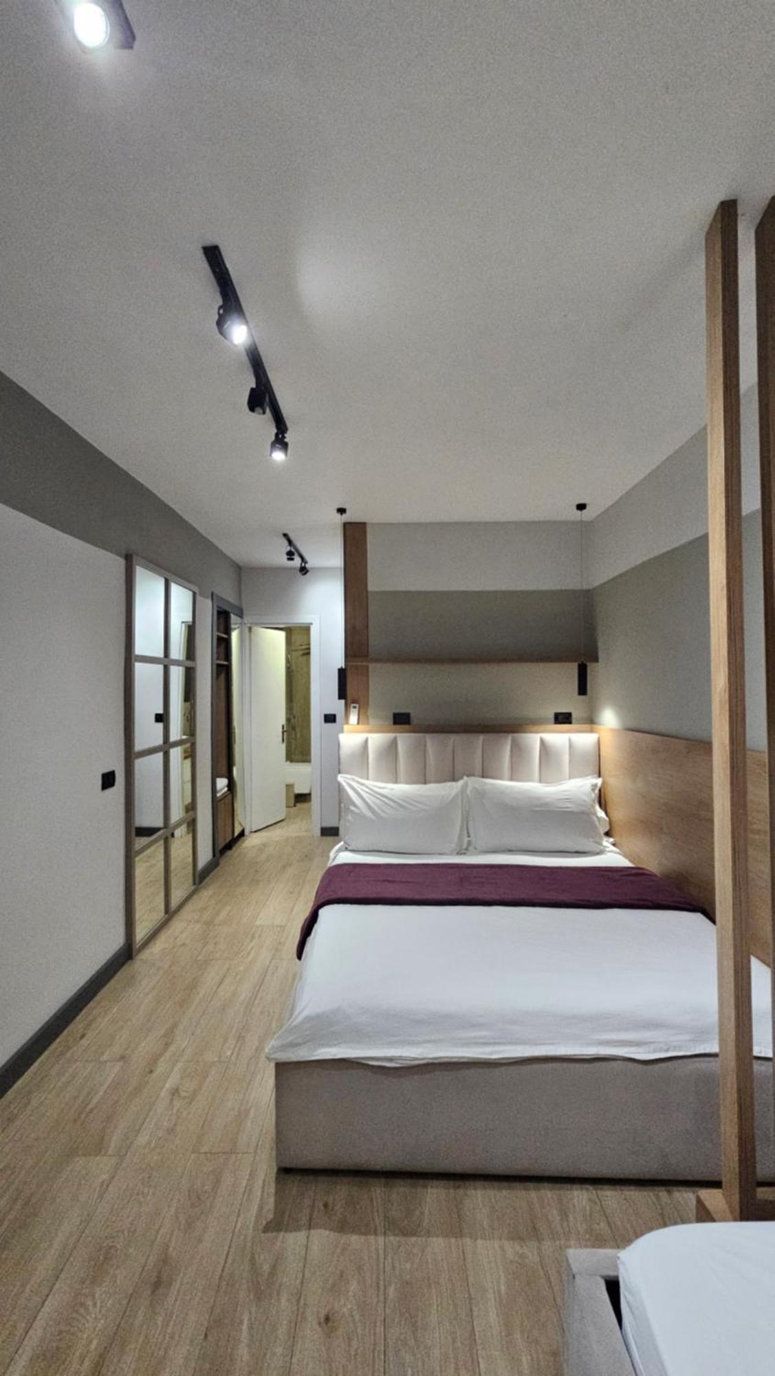 Tam Serviced Studio Apartments Next To Blloku 地拉那 外观 照片