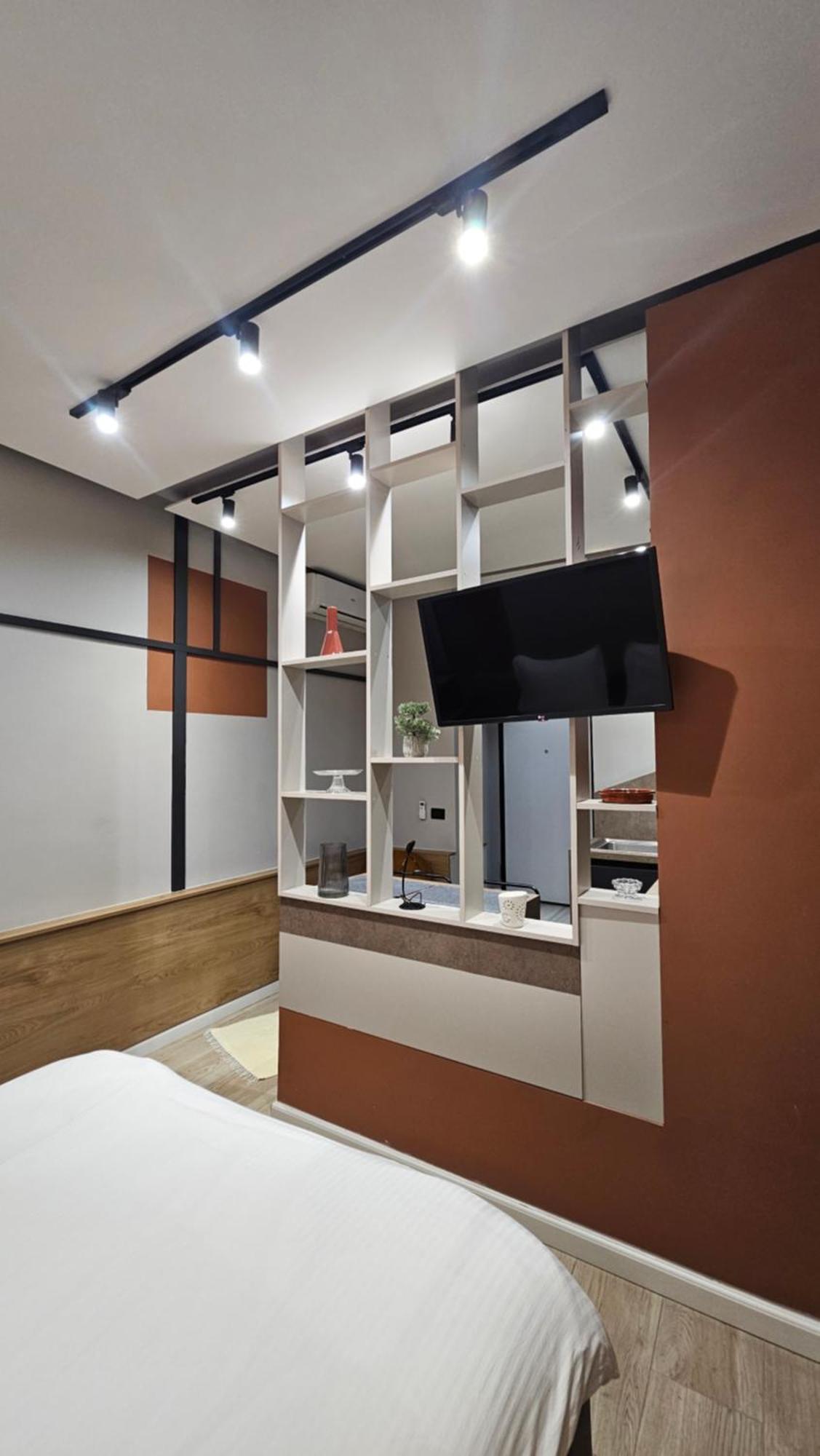 Tam Serviced Studio Apartments Next To Blloku 地拉那 外观 照片