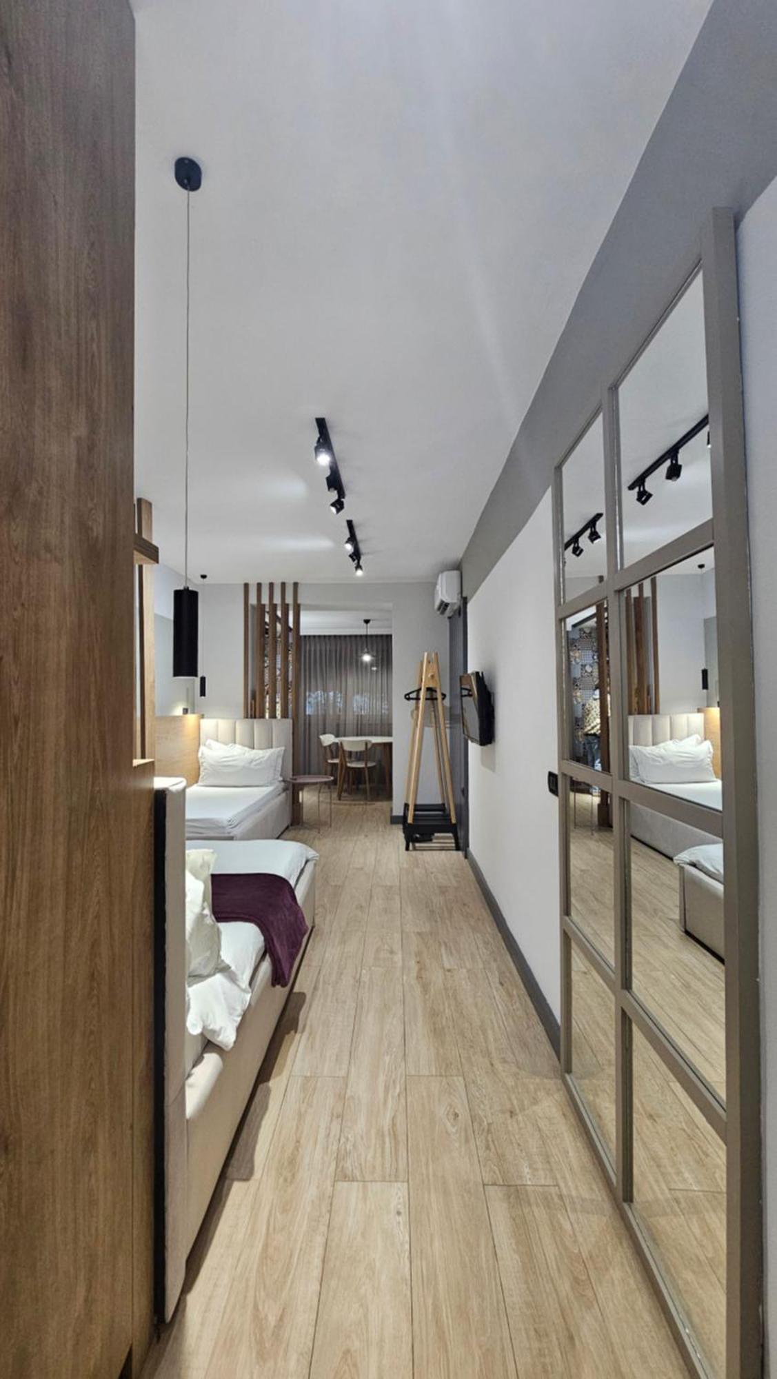 Tam Serviced Studio Apartments Next To Blloku 地拉那 外观 照片