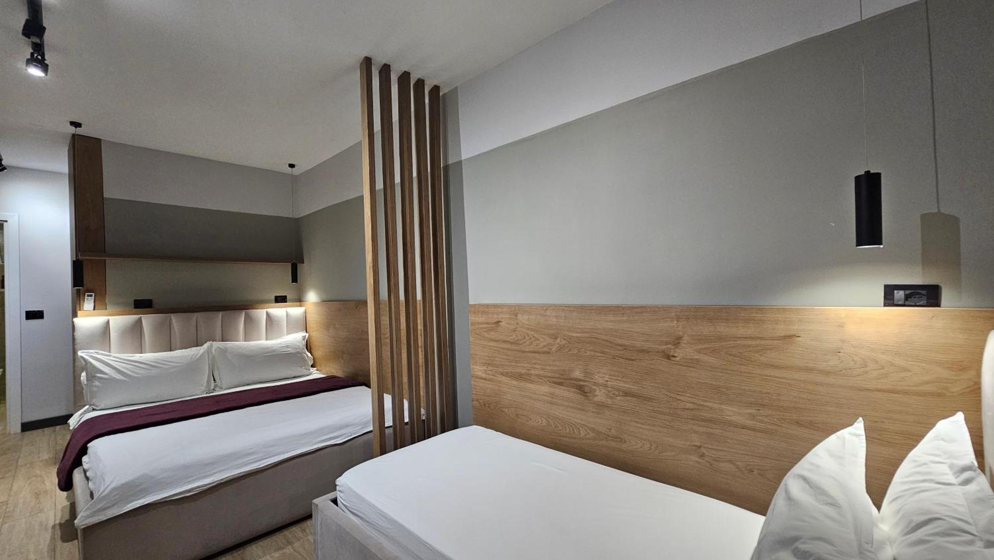 Tam Serviced Studio Apartments Next To Blloku 地拉那 外观 照片